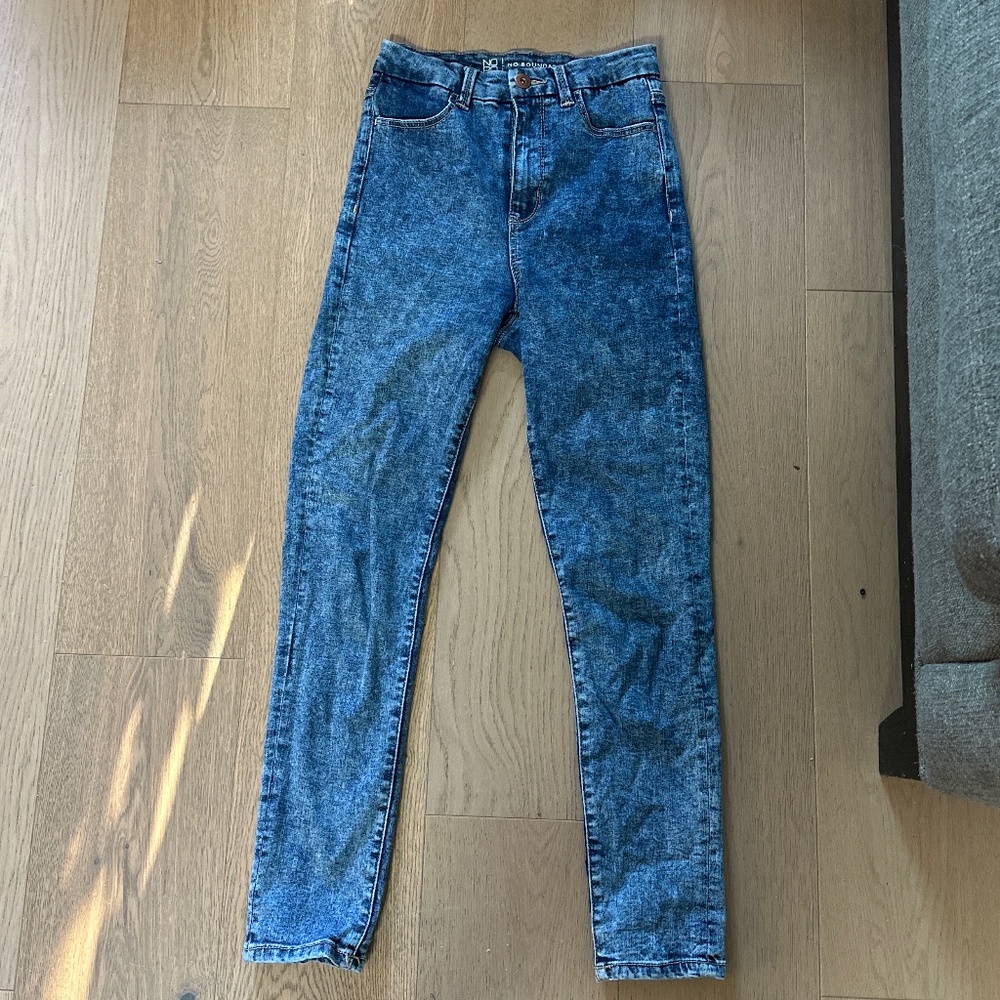 No Boundaries High Waisted Jeans